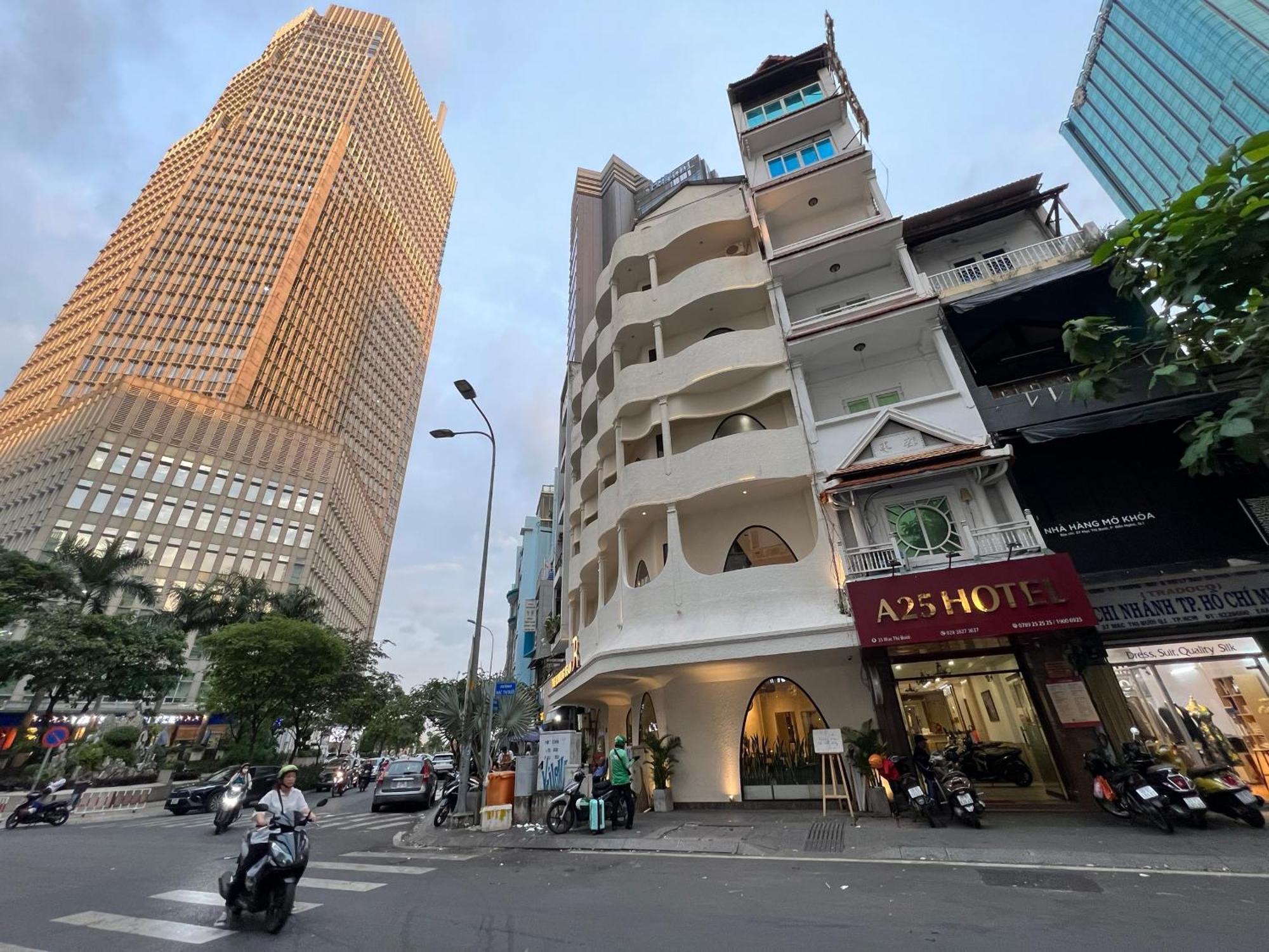A25 Hotel - 35 Mac Thi Buoi Хошимин Екстериор снимка